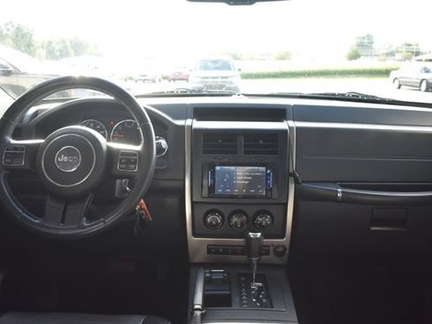 Used 2012 Jeep Liberty Sport AWD/4WD image 30