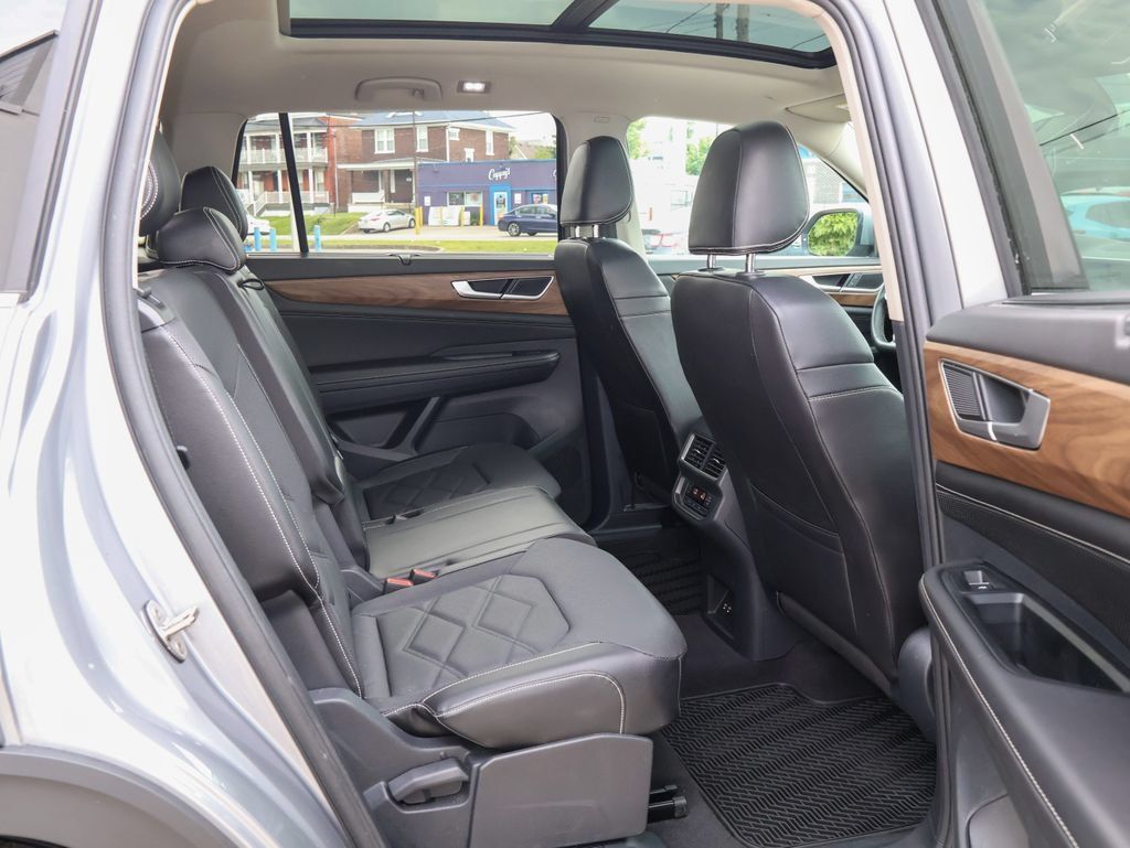 Used 2024 Volkswagen Atlas SE w/ Panoramic Sunroof Package AWD/4WD image 31