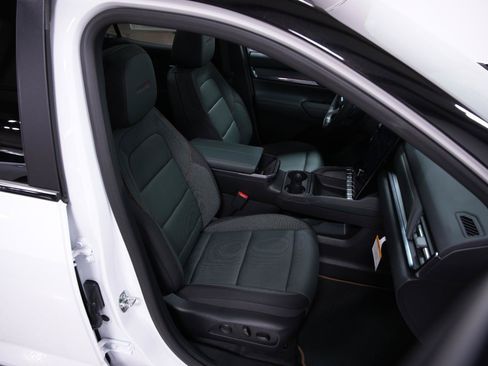 New 2026 GMC Terrain AT4 w/ Convenience Package III AWD/4WD image 17