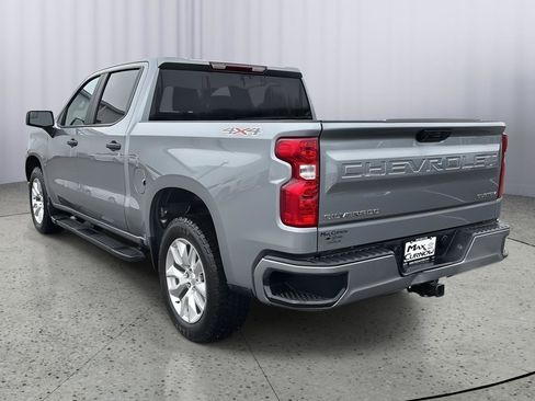 Used 2024 Chevrolet Silverado 1500 Custom image 3