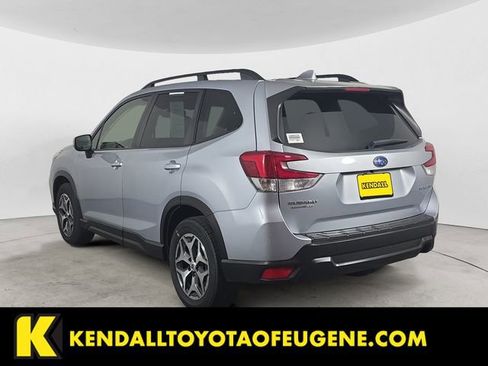Used 2021 Subaru Forester Premium w/ Popular Package #1 AWD/4WD image 3
