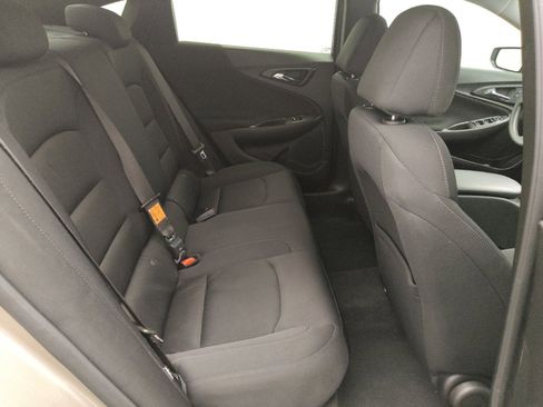 Used 2025 Chevrolet Malibu LS FWD image 19