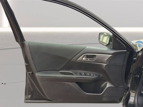 Used 2015 Honda Accord LX image 18