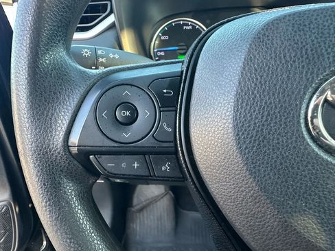 Used 2020 Toyota RAV4 LE image 30