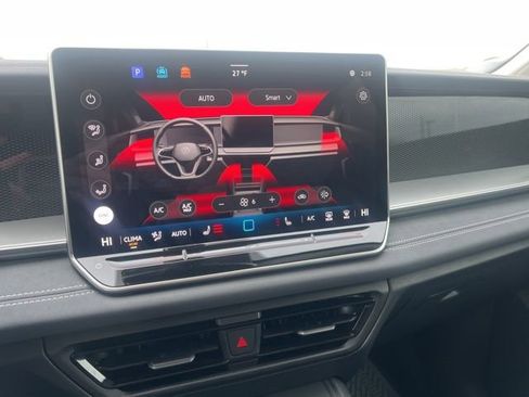 New 2026 Volkswagen Tiguan SE AWD/4WD image 16