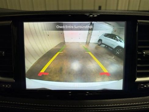 Used 2025 Chrysler Pacifica Limited AWD/4WD image 45