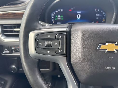 Used 2023 Chevrolet Suburban Premier RWD image 17