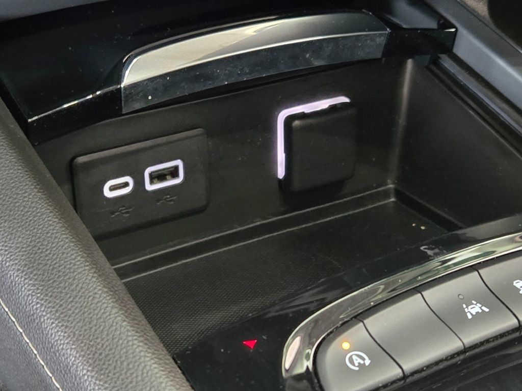 Certified 2022 Buick Envision Preferred FWD image 28