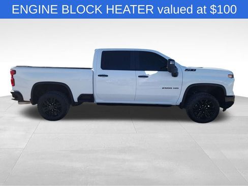 Used 2025 Chevrolet Silverado 2500 Custom w/ Custom Value Package image 9