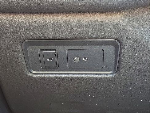 Used 2024 Jaguar F-PACE R-Dynamic S image 29