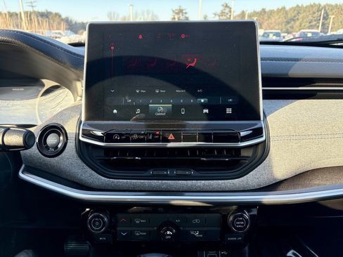 Certified 2023 Jeep Compass Latitude image 23