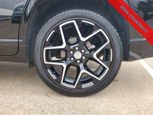 Used 2025 Chevrolet Traverse High Country image 10