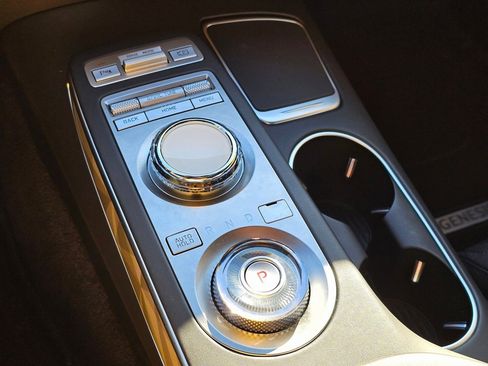 Certified 2025 Genesis GV70 3.5T Sport w/ Sport Advanced Package image 19