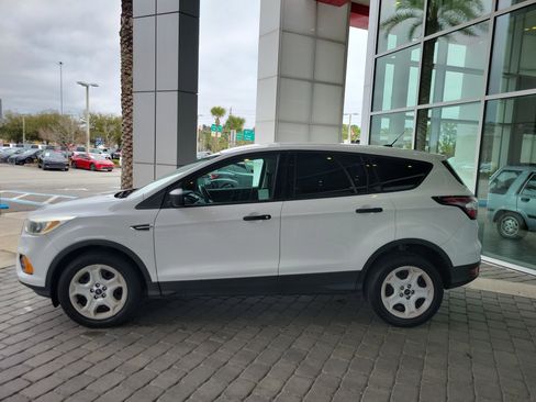 Used 2017 Ford Escape S image 3