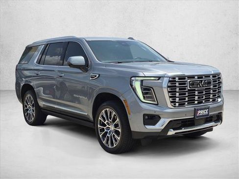 Used 2025 GMC Yukon Denali w/ Denali Reserve Package AWD/4WD image 3