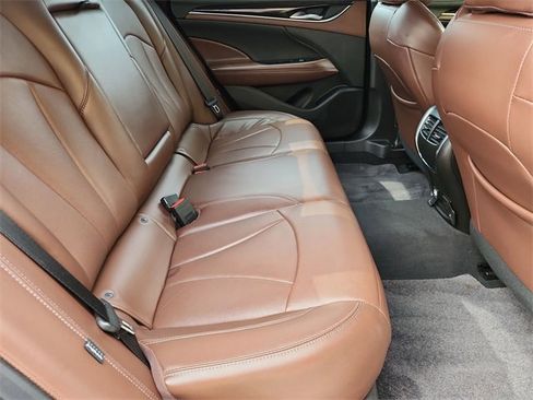 Used 2018 Buick LaCrosse Avenir image 27
