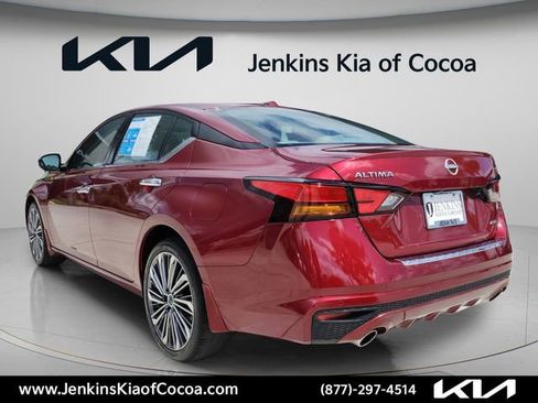 Used 2023 Nissan Altima 2.5 SL AWD/4WD image 7