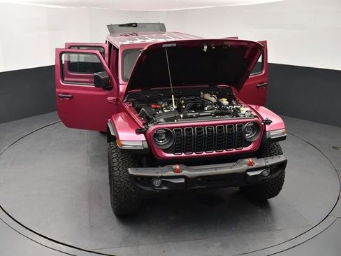 Used 2024 Jeep Wrangler Unlimited Rubicon image 25