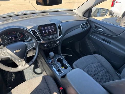 Used 2022 Chevrolet Equinox LT AWD/4WD image 11