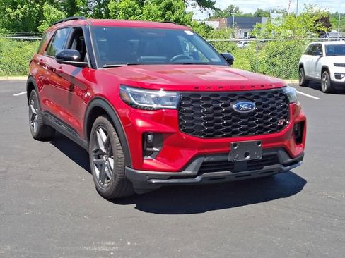 Certified 2025 Ford Explorer ST AWD/4WD image 2