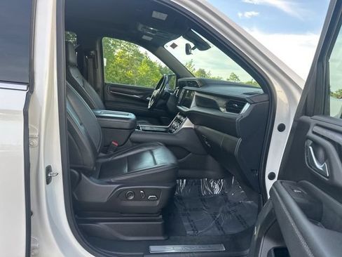 Used 2022 GMC Yukon Denali w/ Denali Ultimate Package AWD/4WD image 12