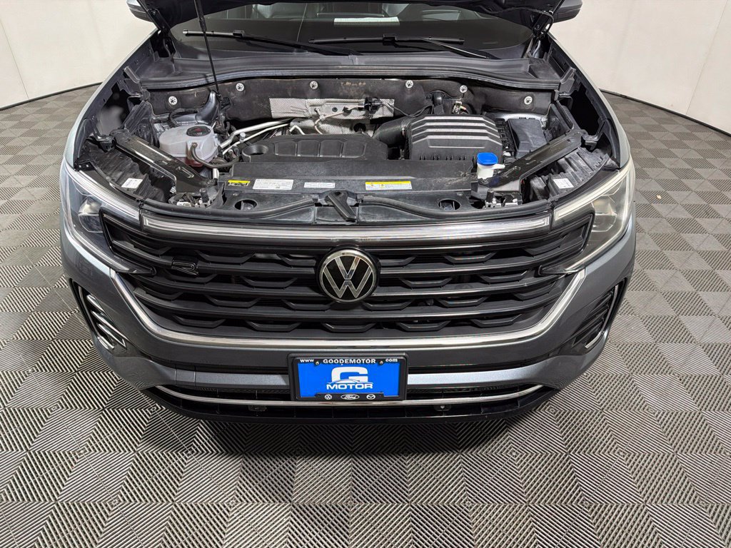 Certified 2024 Volkswagen Atlas Cross Sport SEL R-Line AWD/4WD image 25