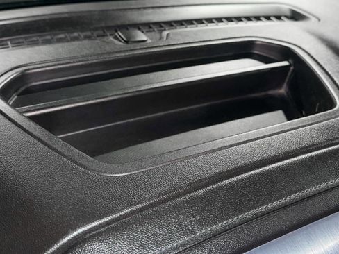 Used 2020 GMC Sierra 1500 SLE w/ SLE Value Package image 25