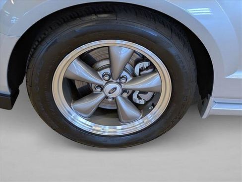 Used 2005 Ford Mustang GT RWD image 23