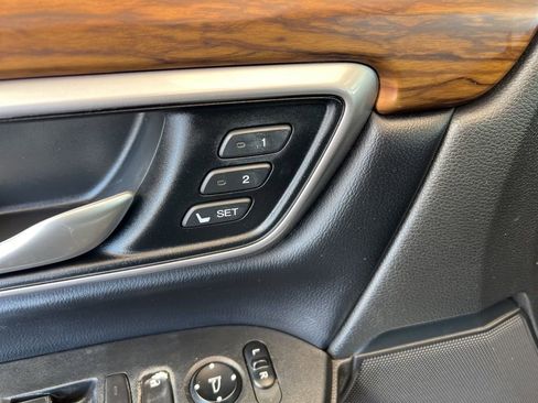 Used 2018 Honda CR-V Touring image 38