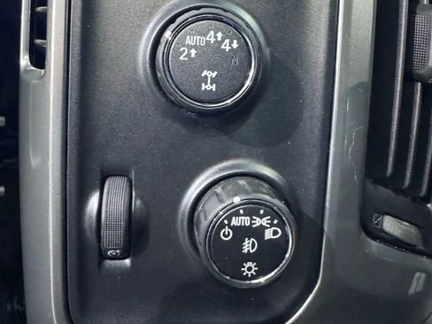 Used 2018 Chevrolet Silverado 1500 LT w/ LT Eassist Package image 19