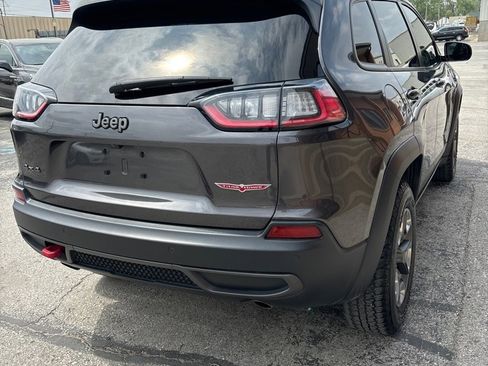 Used 2019 Jeep Cherokee Trailhawk w/ Comfort/Convenience Group image 5