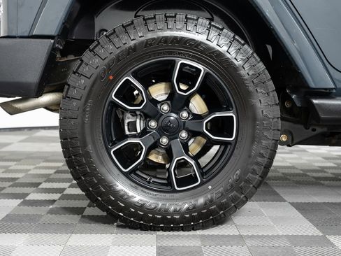 Used 2018 Jeep Wrangler Unlimited Sahara image 38