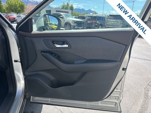 Used 2022 Nissan Rogue SV AWD/4WD image 10