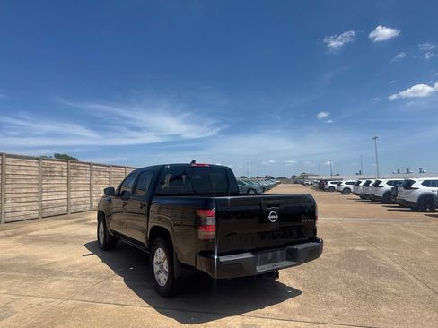 Used 2022 Nissan Frontier SV AWD/4WD image 17