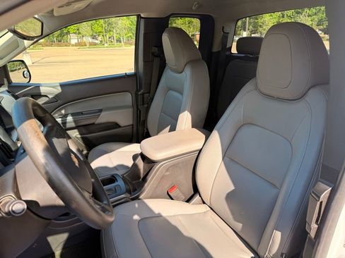 Used 2015 Chevrolet Colorado W/T image 14