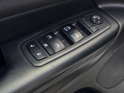 Used 2018 Jeep Grand Cherokee Limited AWD/4WD image 26