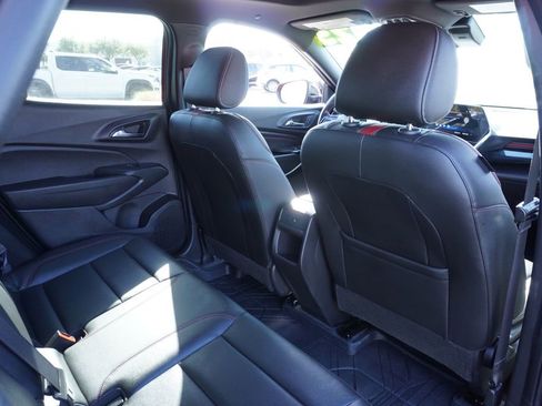 Used 2025 Chevrolet Trax RS w/ Sunroof Package FWD image 10