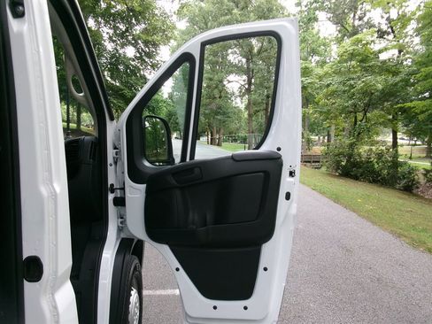 Used 2025 RAM ProMaster 2500 w/ U-Haul Equipment Group FWD image 23