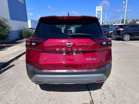 Used 2023 Nissan Rogue SV image 4