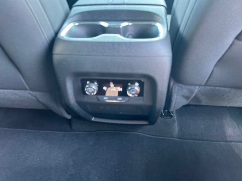 Used 2025 Chevrolet Traverse LT w/ Midnight/Sport Edition FWD image 51