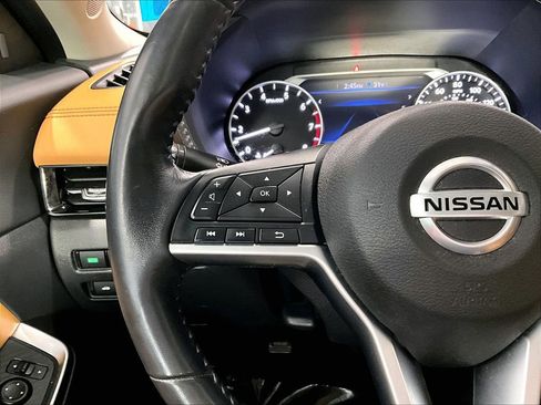 Used 2020 Nissan Sentra SV w/ SV Premium Package image 19