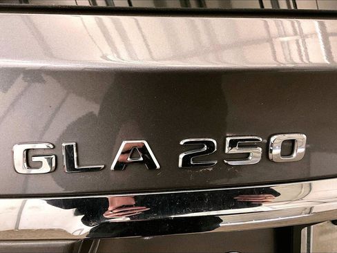 Used 2019 Mercedes-Benz GLA 250 image 13