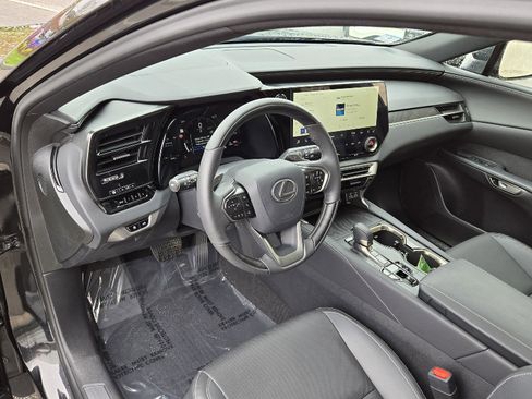 Used 2025 Lexus RX 350 Premium w/ Accessory Package AWD/4WD image 5