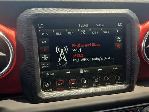 Used 2018 Jeep Wrangler Unlimited Rubicon AWD/4WD image 16