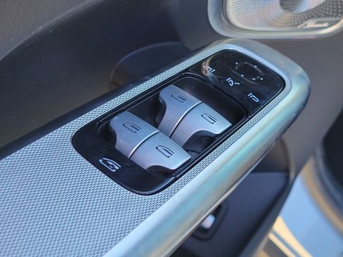 Used 2023 Mercedes-Benz GLC 300 4MATIC image 23