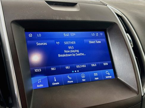 Used 2020 Ford Edge Titanium w/ Equipment Group 301A AWD/4WD image 19