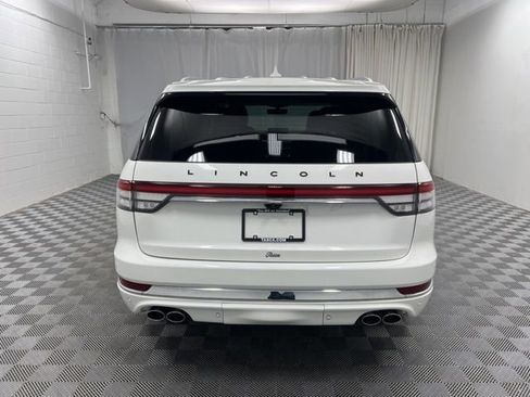 Used 2022 Lincoln Aviator Black Label w/ Class IV Trailer Tow Package AWD/4WD image 5