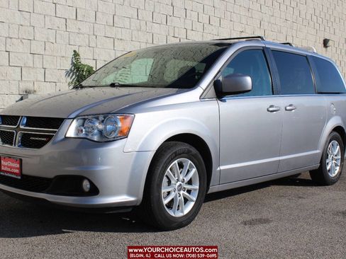 Used 2018 Dodge Grand Caravan SXT image 1