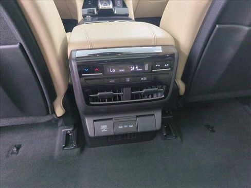 Used 2025 Acura MDX FWD image 19