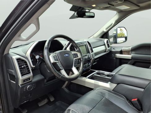 Used 2019 Ford F250 Lariat w/ Lariat Ultimate Package AWD/4WD image 12
